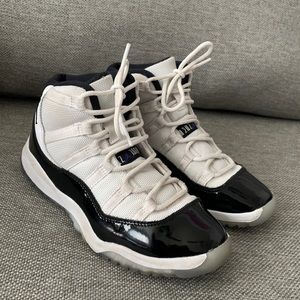 Boys Air Jordan Retro 11 Concord - Size 2